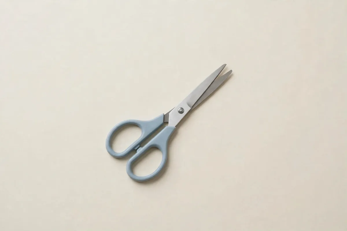 Knick or Nick: Cut, Nickname, and Name Meanings - Photo 1