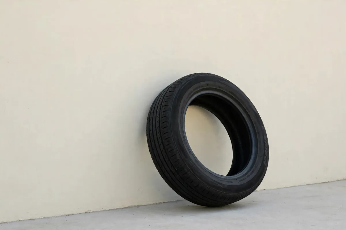 Tire or Tyre: Which Spelling Should Use in (2026) - Photo 2